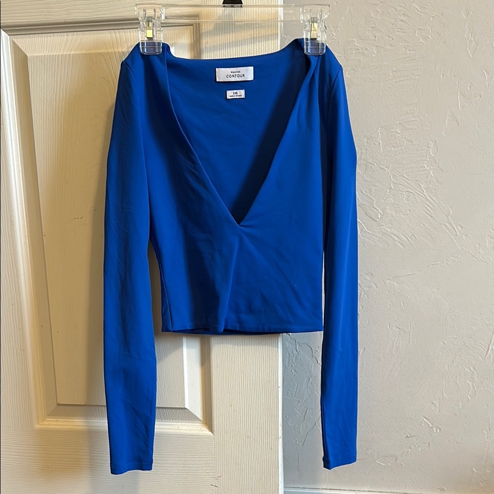 Aritzia x Babaton Contour V Neck